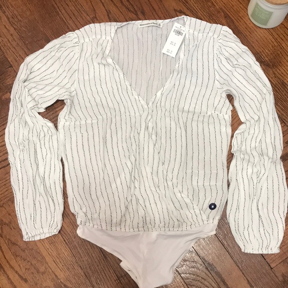 Abercrombie and Fitch long sleeve bodysuit - Picture 4 of 6